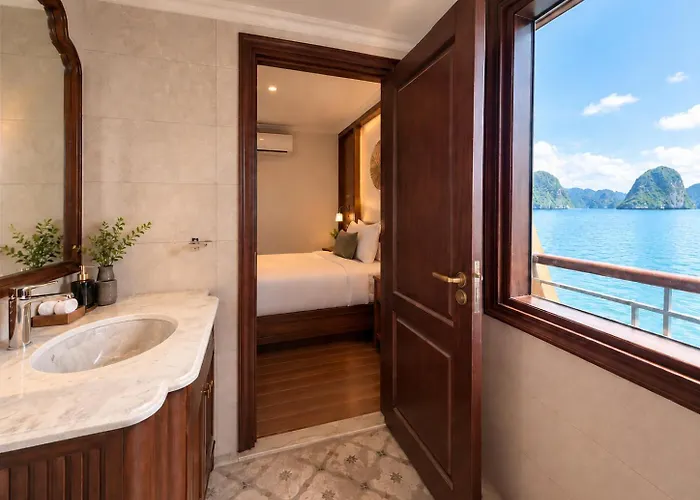 Oris Cruises - Bai Tu Long Private Journeys