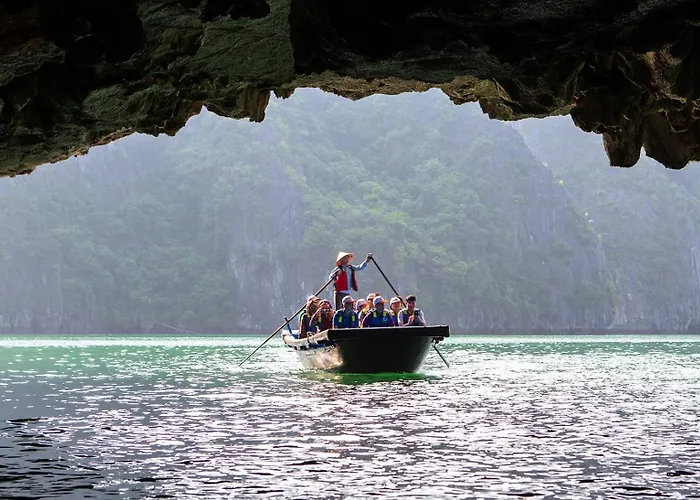 Oris Cruises - Bai Tu Long Private Journeys  Ha Long