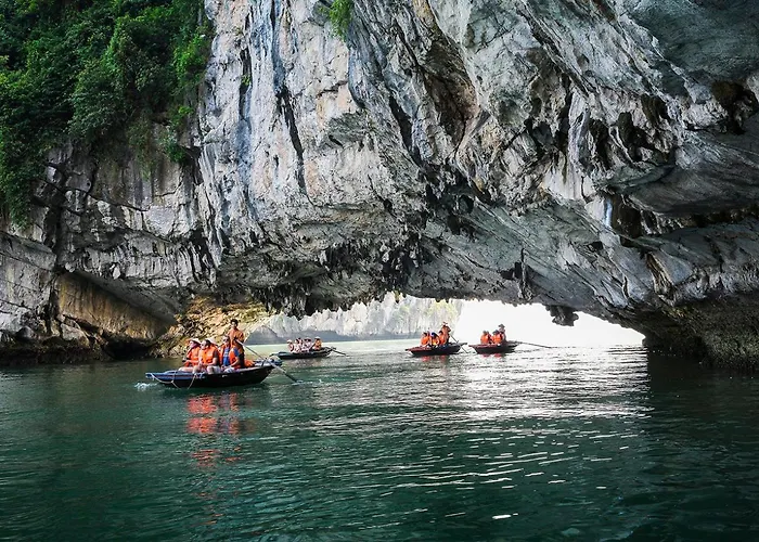 Oris Cruises - Bai Tu Long Private Journeys Ha Long