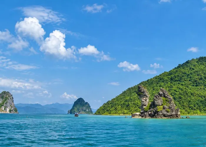  Oris Cruises - Bai Tu Long Private Journeys Ha Long